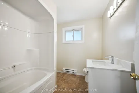 15 Isabel Street, Belleville, ON K8P 3N4
