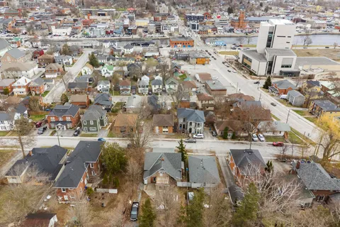 15 Isabel Street, Belleville, ON K8P 3N4