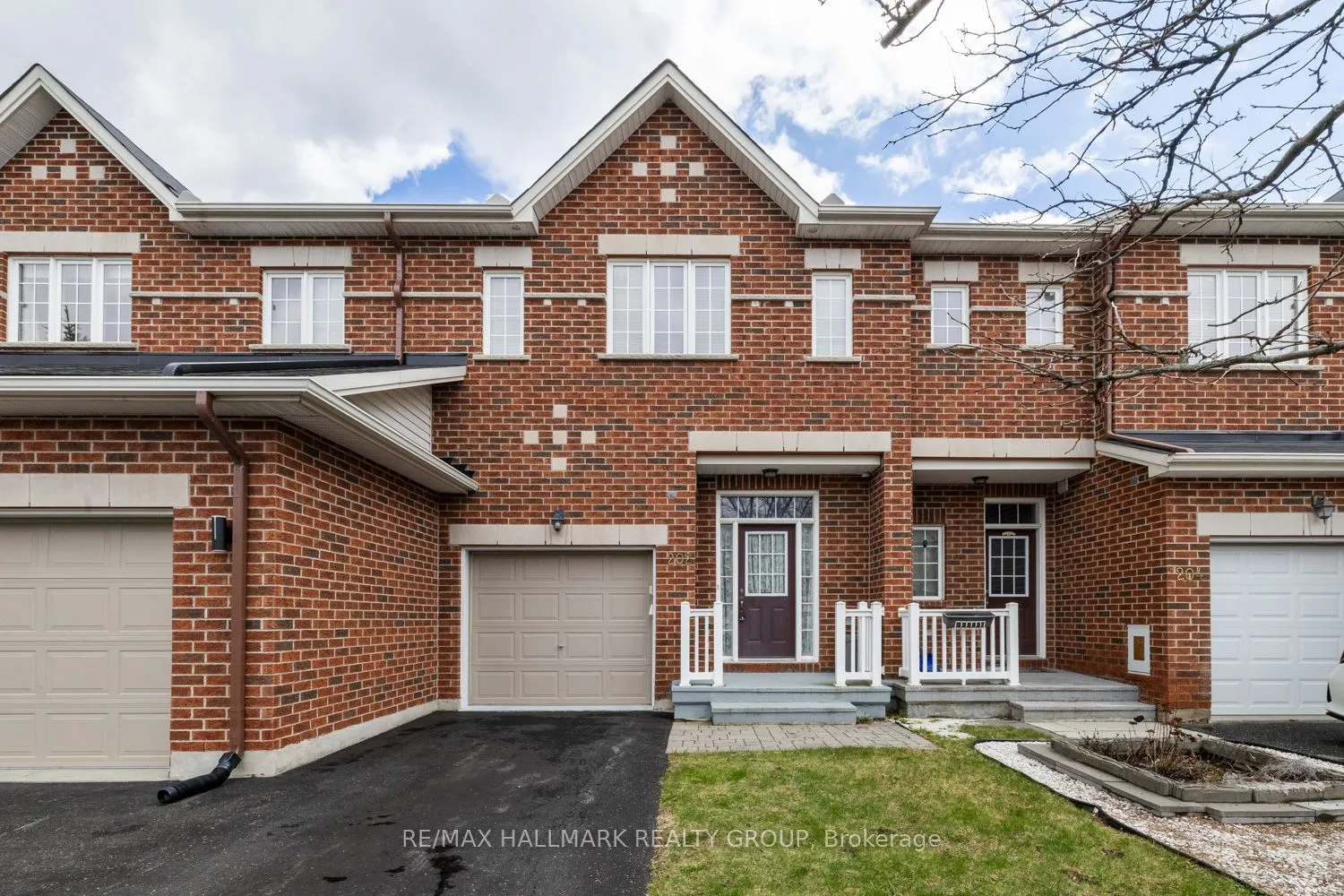 202 Waymark Crescent, Kanata, ON K2M 0A6