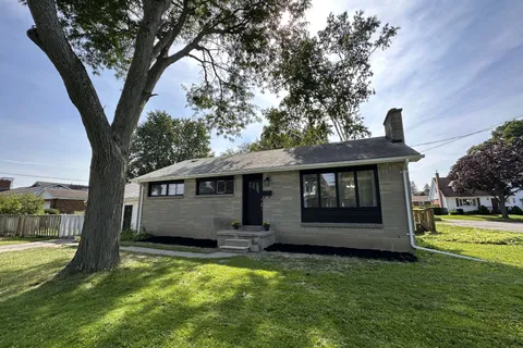 6 Woodland Acres, Belleville, ON K8N 4K1