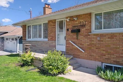 111 Leitch Drive, Grimsby, ON L3M 2T9