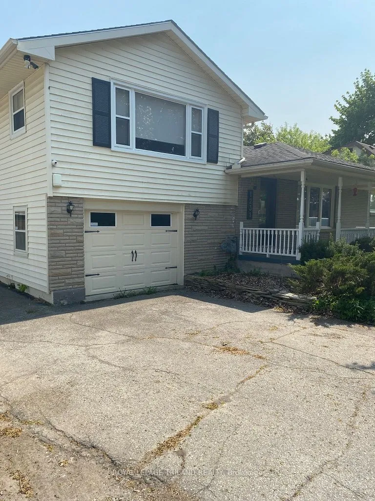 1231 SUNNINGDALE Road, London North, ON N5X 4B1