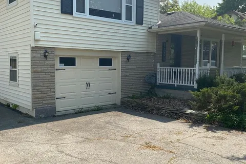 1231 SUNNINGDALE Road, London North, ON N5X 4B1