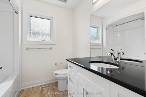 123 Susan Drive, Pelham, ON L0S 1E6