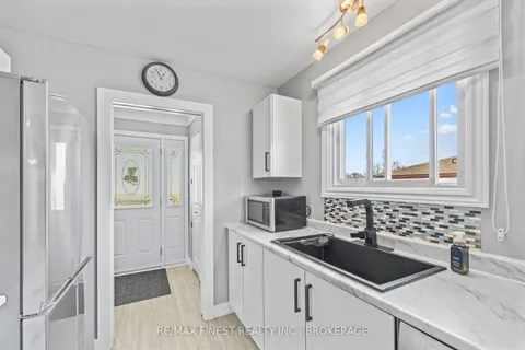 1039 Hudson Drive, Kingston, ON K7M 5K5