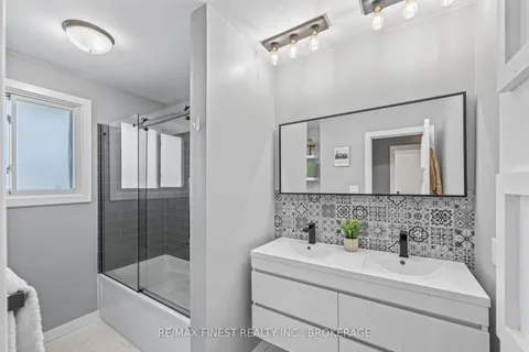 1039 Hudson Drive, Kingston, ON K7M 5K5
