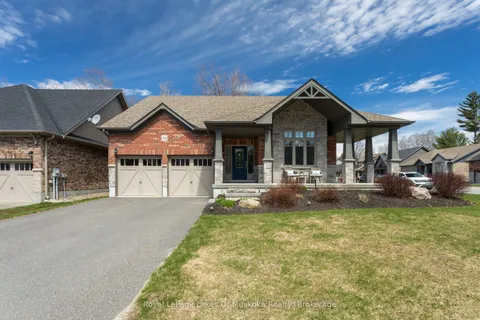 28 Prestwick Drive, Huntsville, ON P1H 0C2