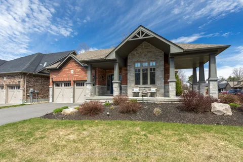 28 Prestwick Drive, Huntsville, ON P1H 0C2