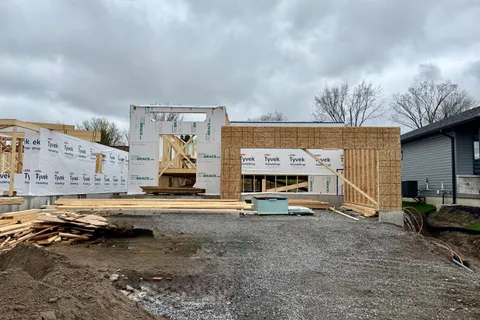 27 Schmidt Way, Quinte West, ON K8V 0L5