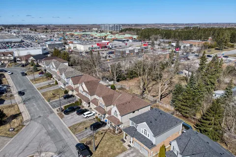 8 Fallingbrook Crescent, Kawartha Lakes, ON K9V 0B3