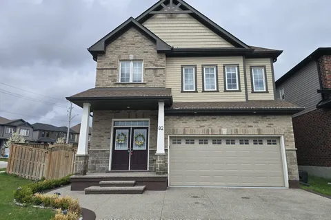 82 Castlebay Street, Kitchener, ON N2R 1W6