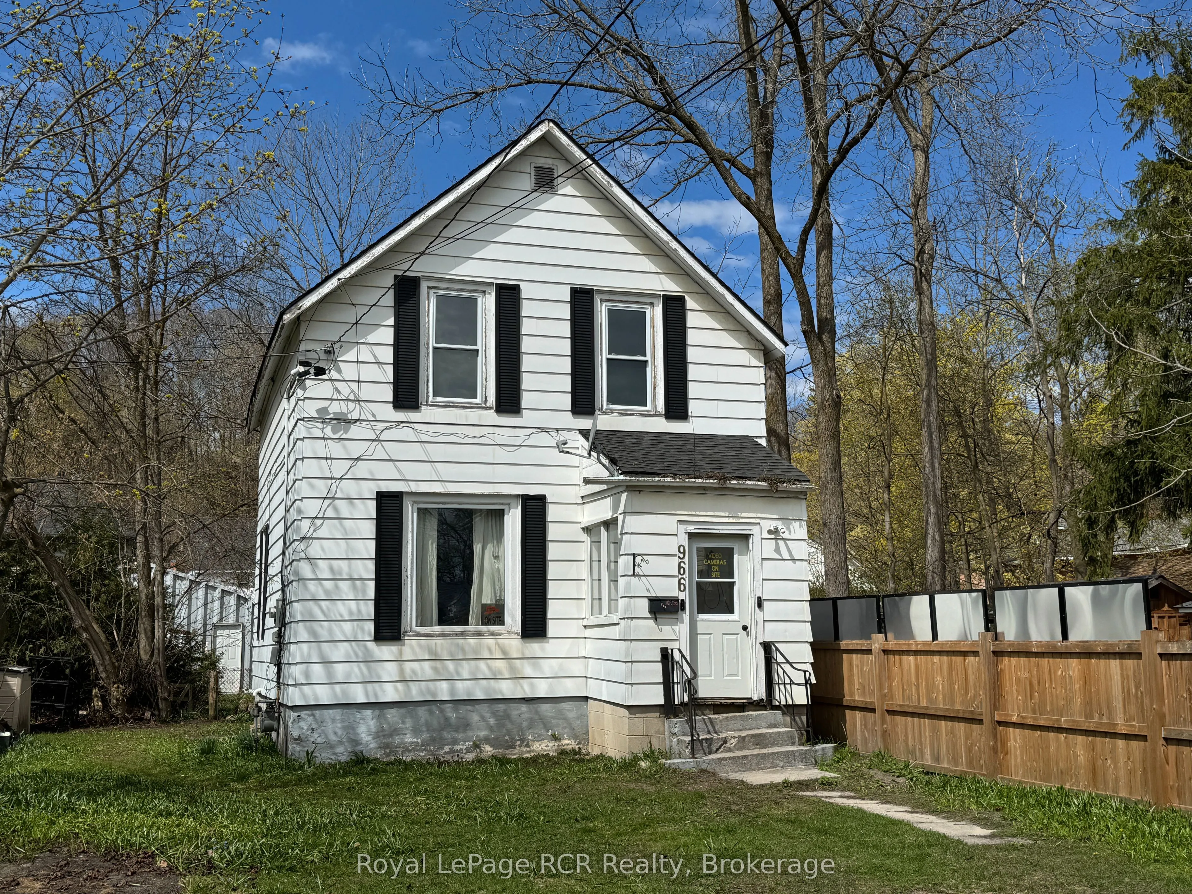 966 3rd Avenue, Owen Sound, ON N4K 4P6