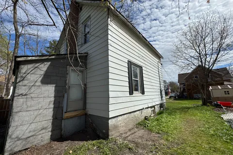 966 3rd Avenue, Owen Sound, ON N4K 4P6