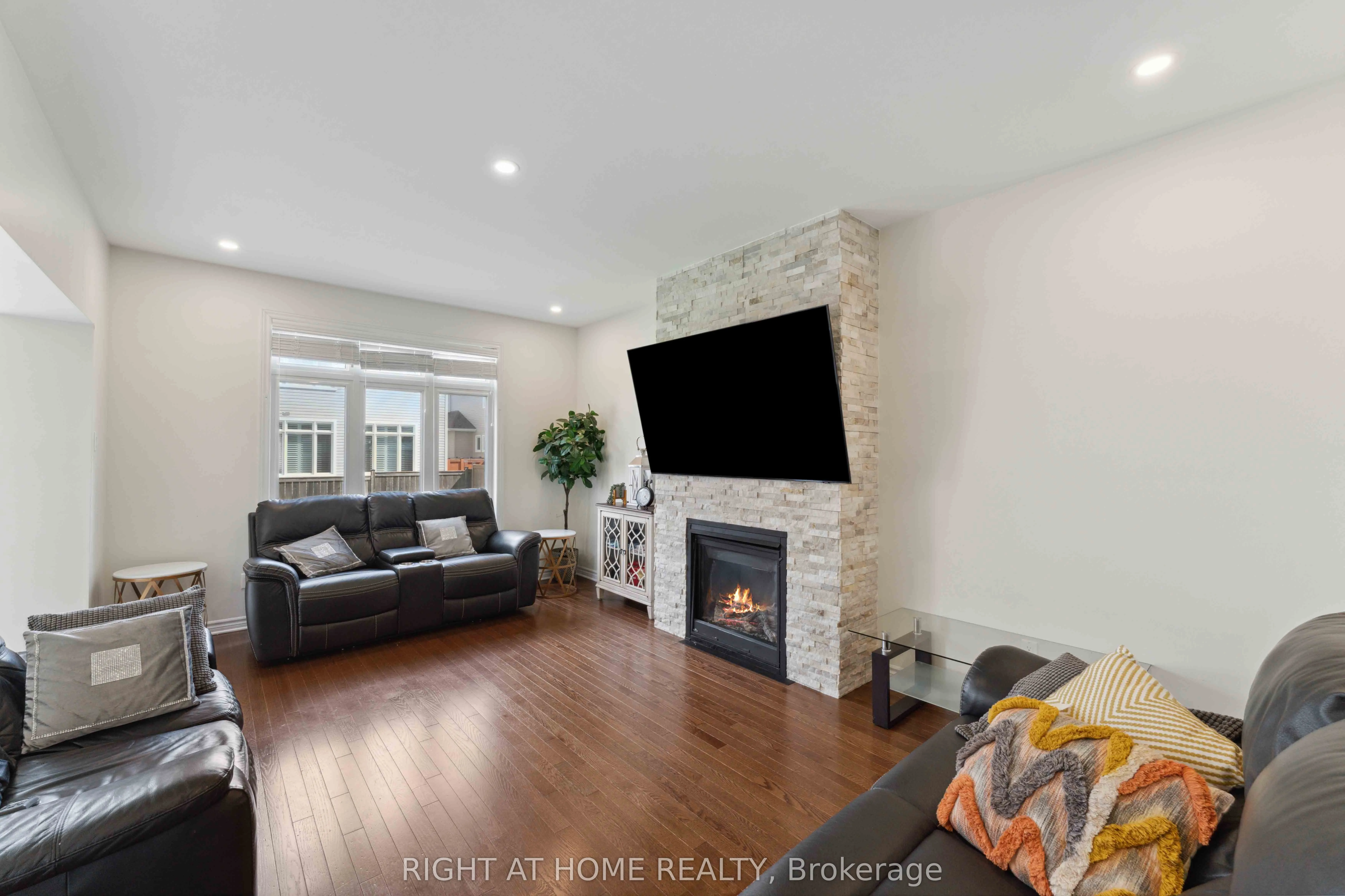 1868 Maple Grove Road, Stittsville - Munster - Richmond, ON K2S 0W3