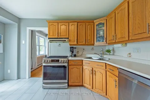 1546 Glengarry Avenue, London North, ON N5X 1R5