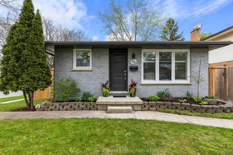 251 Highview Crescent, London South, ON N6J 4E1