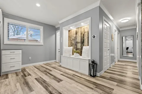 251 Highview Crescent, London South, ON N6J 4E1