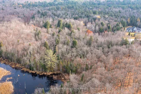 181 Clarkes Lane, Huntsville, ON P0B 1M0