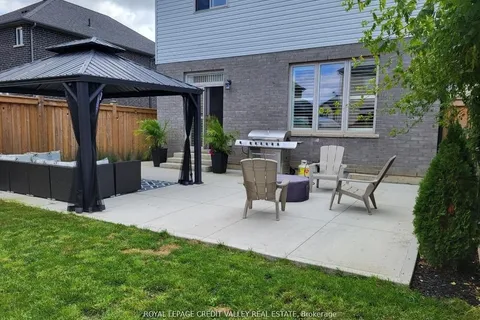 50 Fairgrounds Drive, Hamilton, ON L0R 1C0