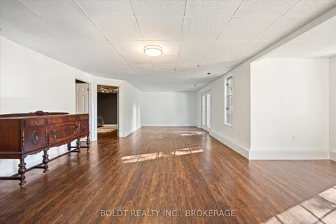 121 Meadow Heights Drive, Bracebridge, ON P1L 1A4