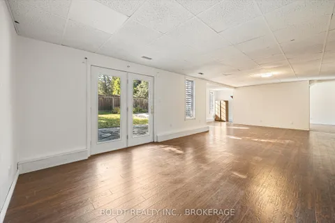121 Meadow Heights Drive, Bracebridge, ON P1L 1A4