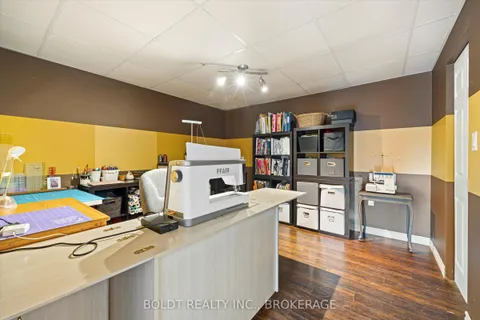 121 Meadow Heights Drive, Bracebridge, ON P1L 1A4