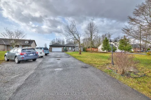 637 Carl Road, Welland, ON L0S 1K0
