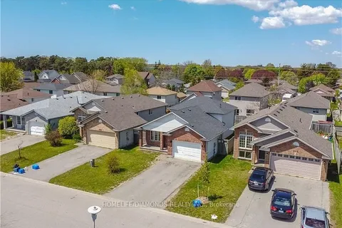 209 THURMAN Circle, London East, ON N5V 4Z2