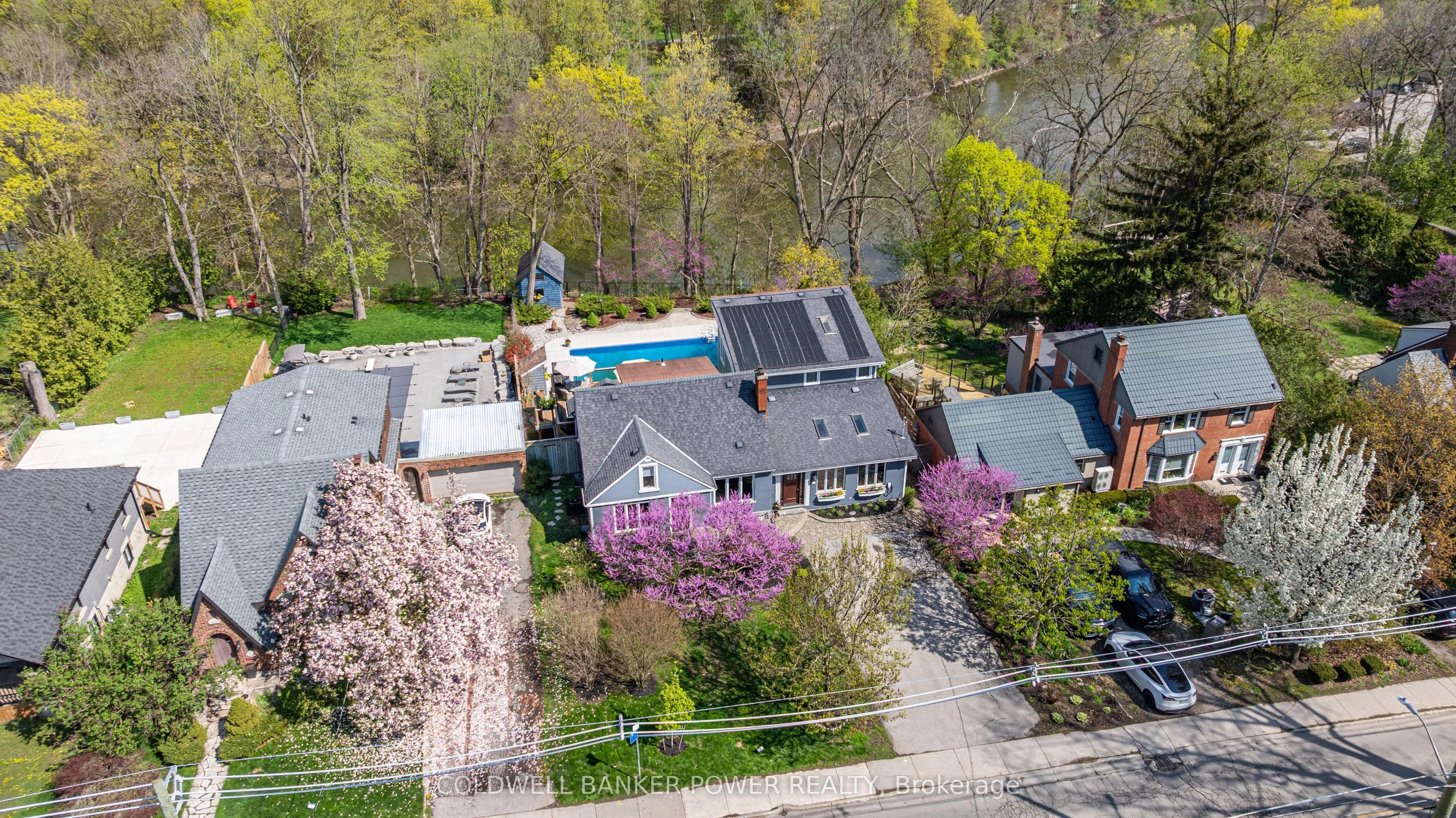 84 Grand Avenue, London South, ON N6C 1L7