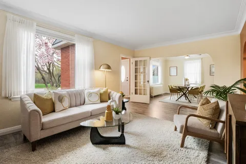 257 Lakeshore Road, St. Catharines, ON L2M 1R9