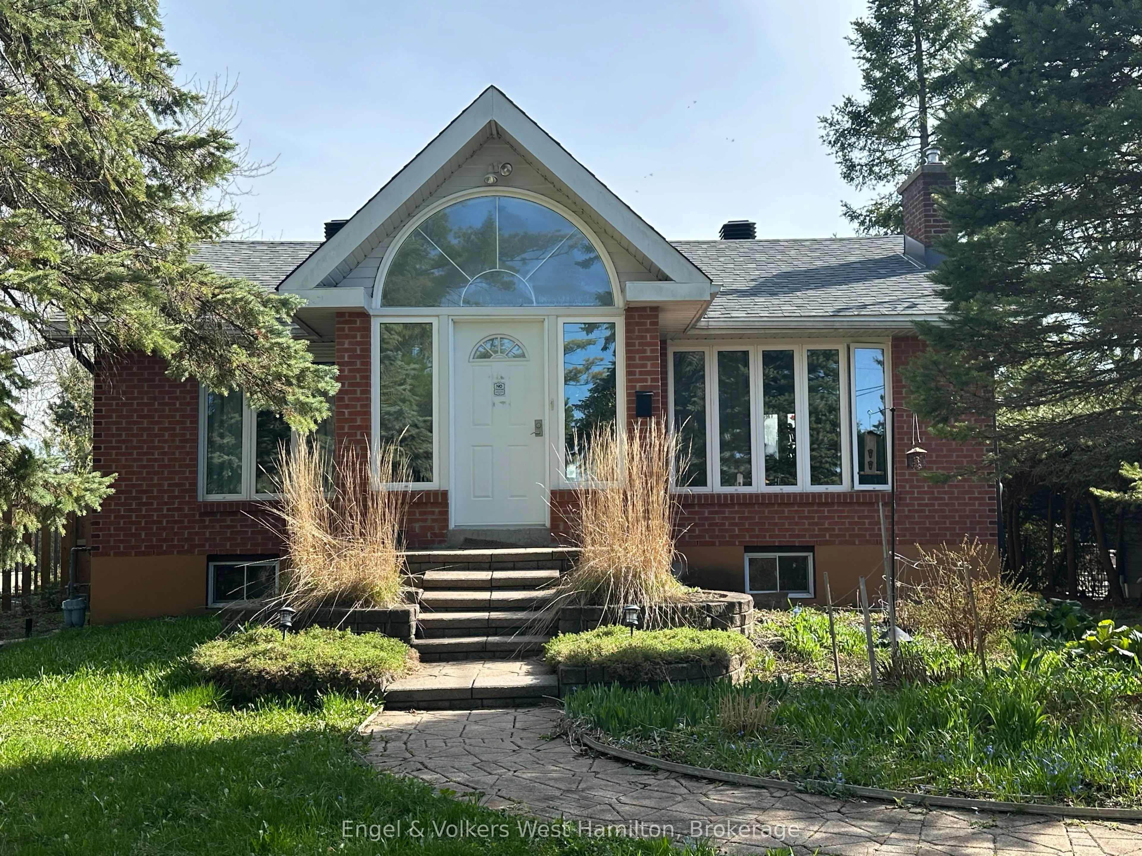 20 Nesbitt Street, ON K2H 8C6