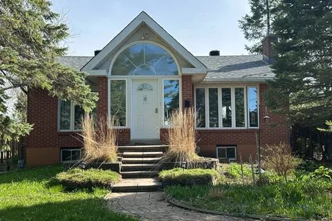 20 Nesbitt Street, ON K2H 8C6