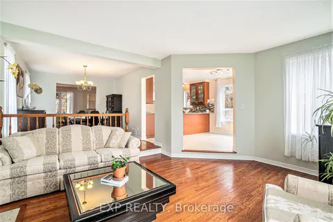 29 Woodford Way, Barrhaven, ON K2J 4B9