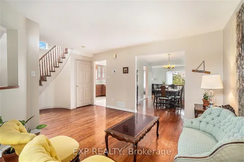 29 Woodford Way, Barrhaven, ON K2J 4B9