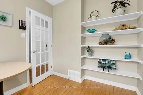 10 San Mateo Drive, Barrhaven, ON K2J 5B3