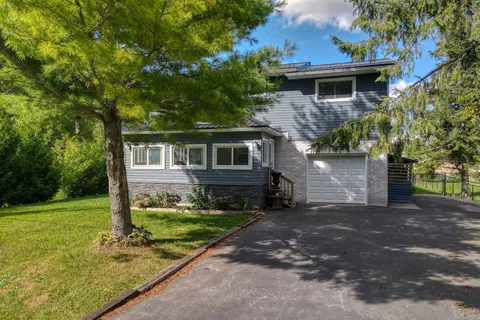 3 Pinewood Boulevard, ON K0M 2T0