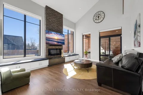8 Hilda Street, Welland, ON L3C 0H3