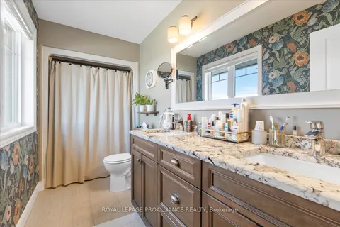 4 Trinity Court, Belleville, ON K8N 0E7