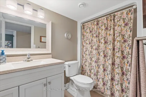 4 Trinity Court, Belleville, ON K8N 0E7