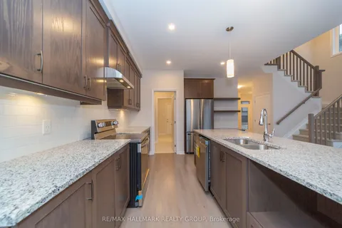 593 Enclave Lane, Clarence-Rockland, ON K4K 0M8