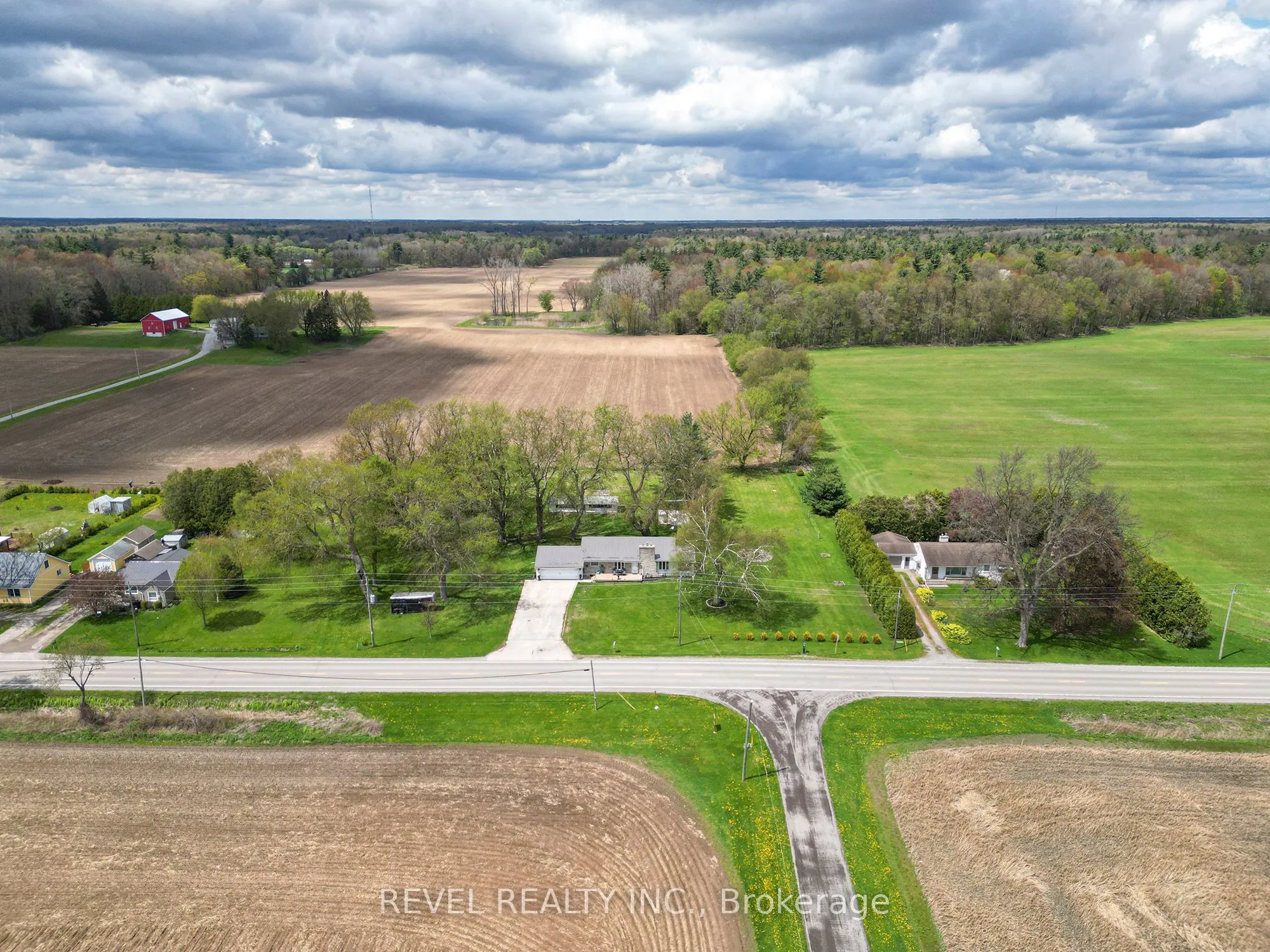 1039 St. John's Road, Norfolk, ON N3Y 4K1