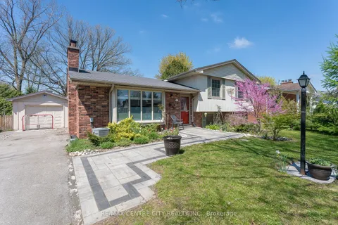 100 HONEYSUCKLE Crescent, London East, ON N5Y 4P4