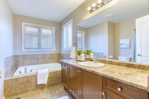 86 Glendarling Crescent, Hamilton, ON L8E 0B1