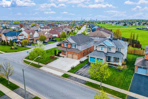 8760 Milomir Street, Niagara Falls, ON L2H 0C6