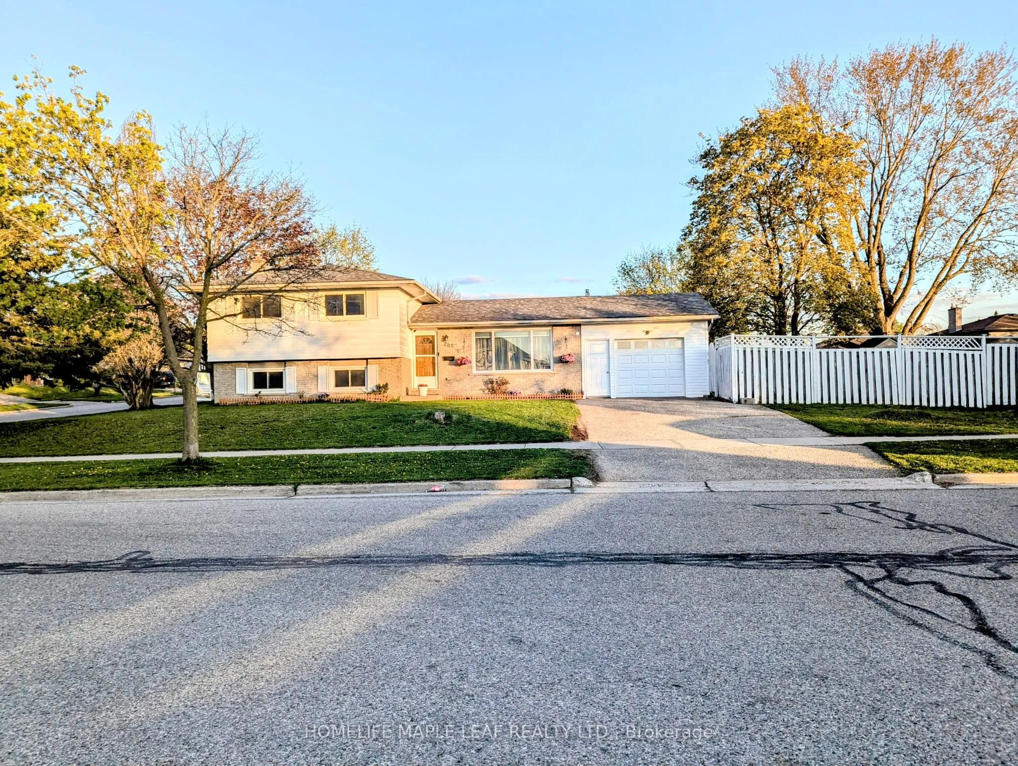 261 Overlea Drive, Kitchener, ON N2M 1T7