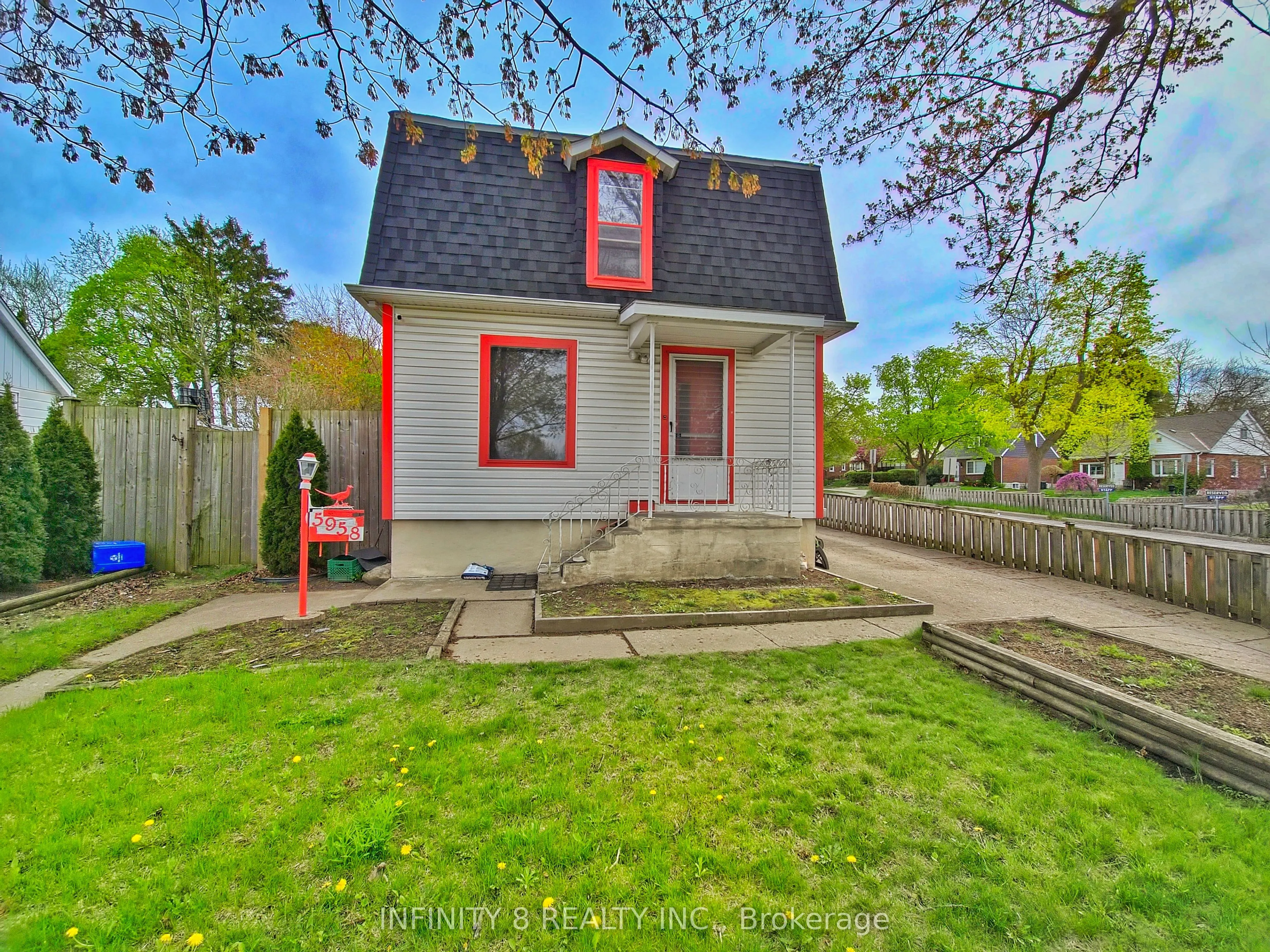 5958 Summer Street, Niagara Falls, ON L2G 1M3