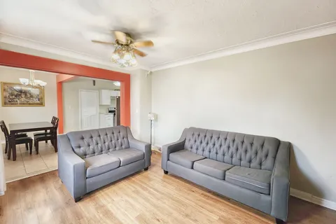 5958 Summer Street, Niagara Falls, ON L2G 1M3