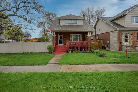 230 Beach Boulevard, Hamilton, ON L8H 6W1