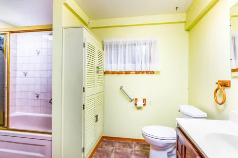 6 Oriole Road, Kawartha Lakes, ON K0M 1N0