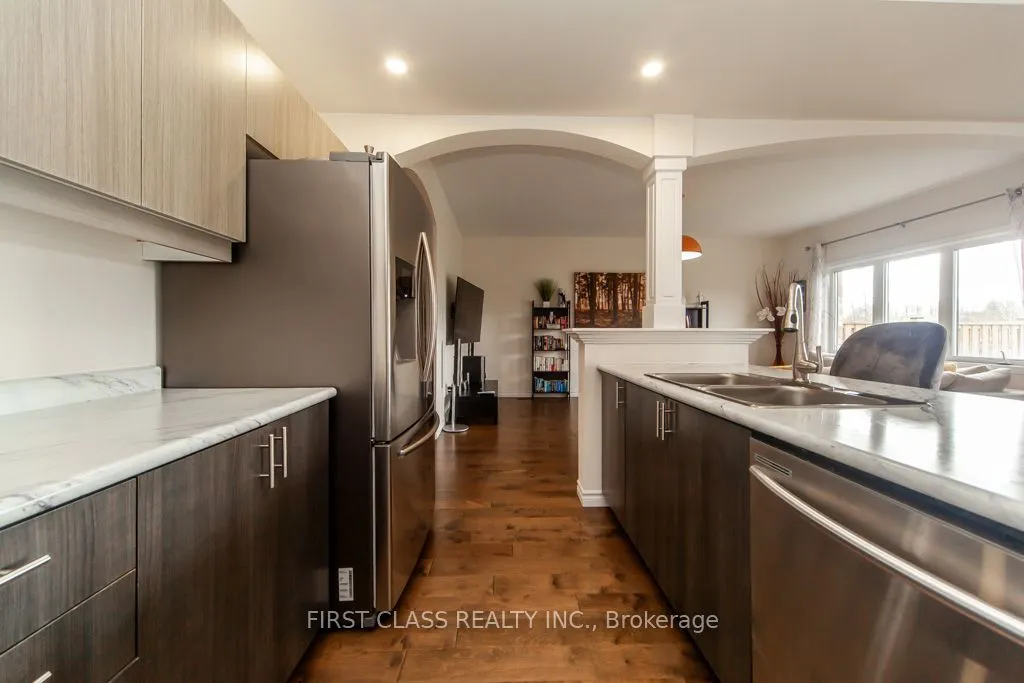 743 Sawmill Road, Peterborough North, ON K9L 0E8